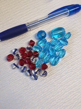 ❤️3/$10❤️P13 - Mixed Glass Bead Lot in Aqua and Ruby Red